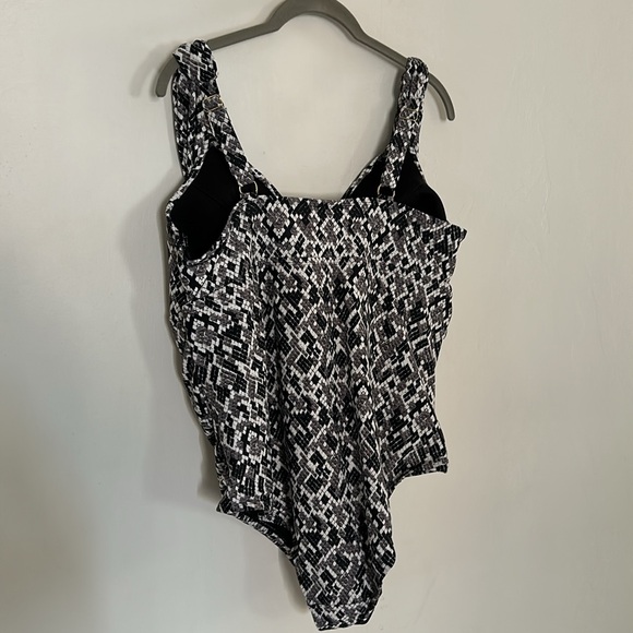 NWOT Coastal Blue 2X One Piece swimsuit - Picture 3 of 7